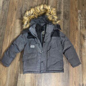 English laundry 5/6 boys like new